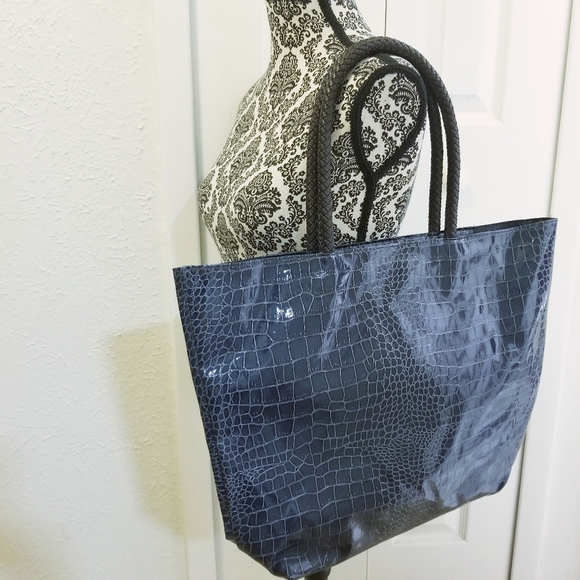 Lovely Neiman Marcus Croco Embossed Tote - Picture 4 of 5